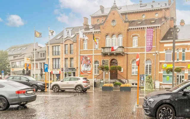 Lush Holiday Home in Vlaanderen With Private Pool