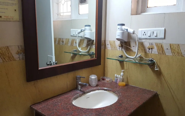 Maple Suites Serviced Apartments