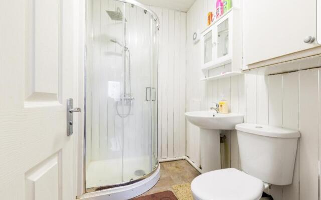 Monyhull Homestay - near City centre Kingsheath NIA NEC BHX