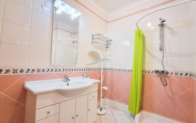 Oura Praia Hotel And Apartments