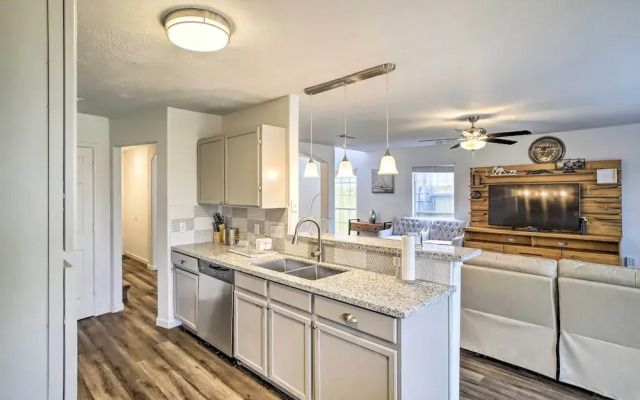 Spacious Houston Getaway < 18 Mi to Downtown!