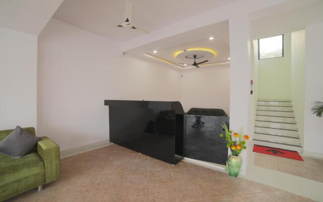 OYO 36866 Carnival Inn