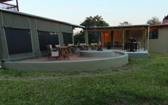 Sunset Lodge & Safaris