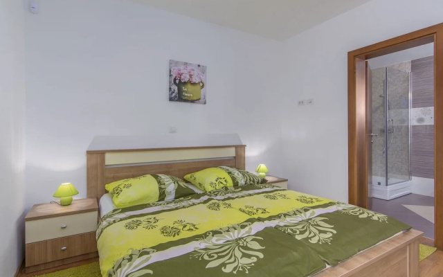 Modern Furnished Three Bedrooms Villa With Private Pool and Garden - Villas_and_Bungalows in Porec - Photo 5