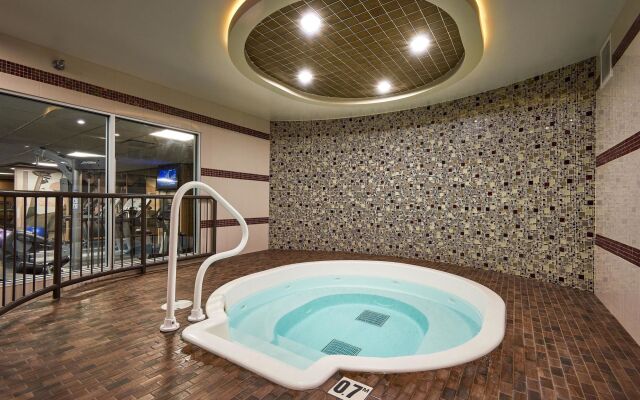 Best Western Premier Denham Inn & Suites