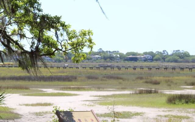 1221 Beachview by Hodnett Cooper
