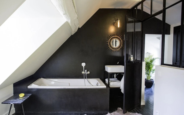 Chez Laurence Du Tilly