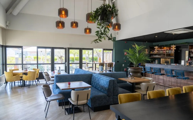 Bungalow in Renesse Near North Sea Beach