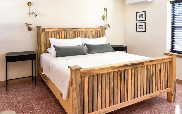 Hoosier Hot Springs & Inn