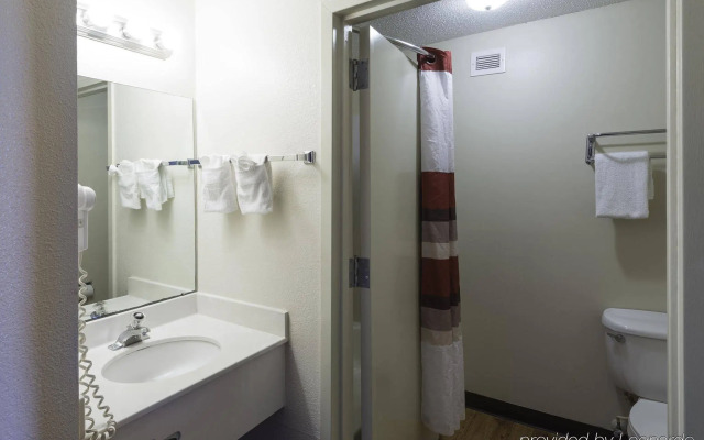 Red Roof Inn & Suites Savannah Airport