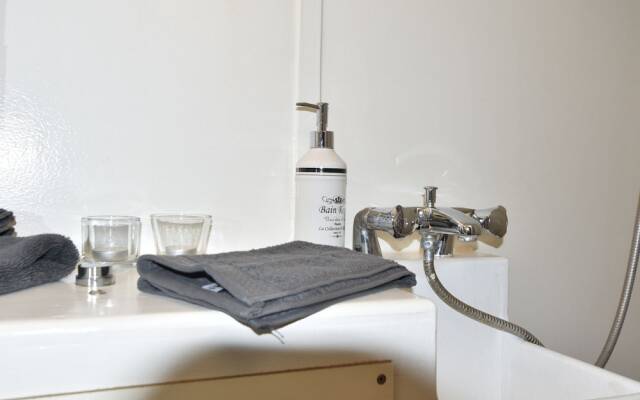 Comfortable Boat in Groningen With Barbecue