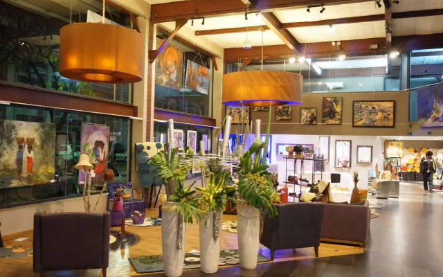 Le Louvre Hôtel & Spa