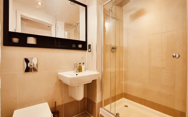 Deluxe City Centre Apt Balcony View Free Parking