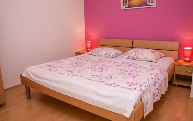 Apartment Postira Meri