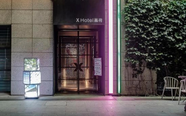 X Hotel