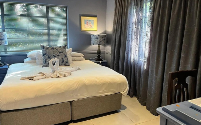 Shangri-La Country Hotel