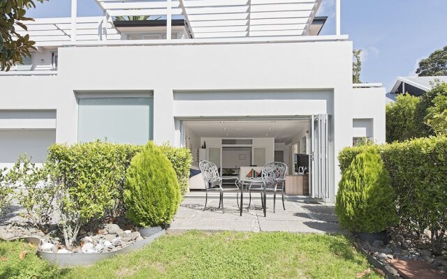 Perfect Central Location, 1/2 way CBD & Airport