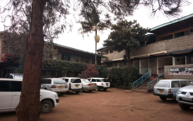 Classic Court Hotel