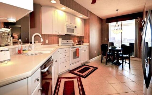 Mandalay Beach Club 606