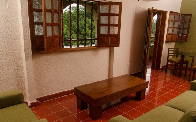 Suites Colonial