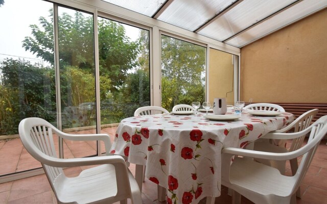 Modern Holiday Home in Belves with Swimming Pool