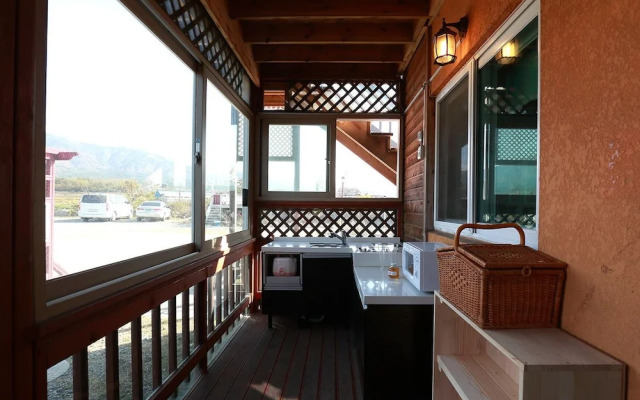 Favian Guest House