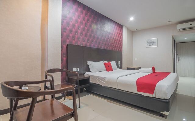 RedDoorz Plus near Harbour Bay Mall Batam