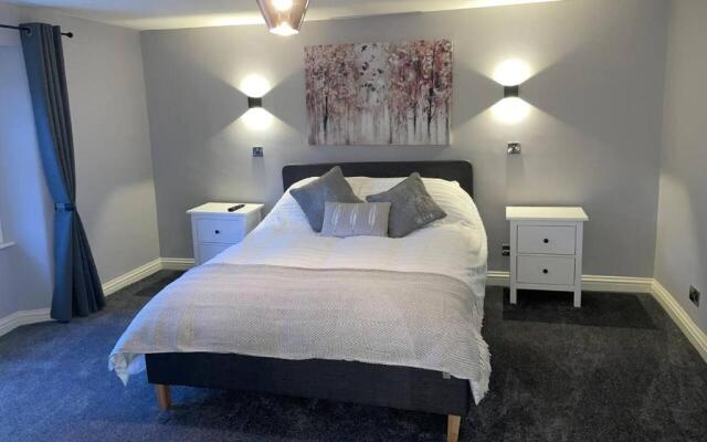Cosy Apartment Above Village Pub