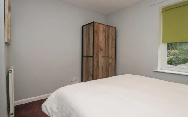 Apartment 6