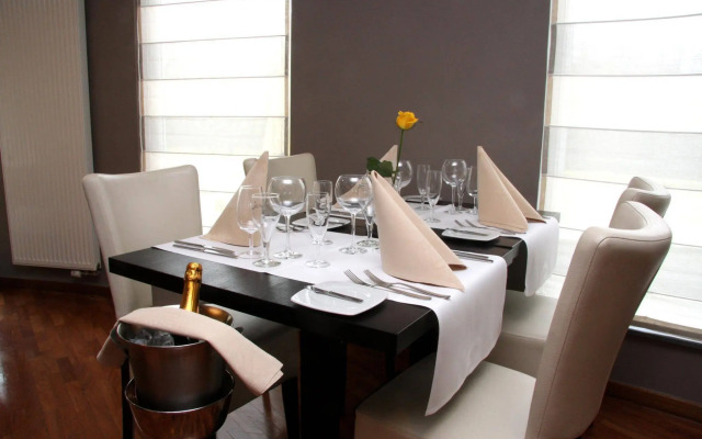 Ibis Styles Charleroi Airport Aero44