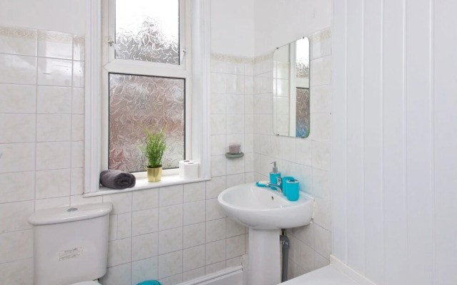 Liverpool City Stays - Close to City Centre Shared Bathroom GG