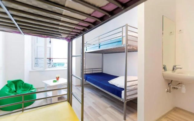 Downtown Hostel