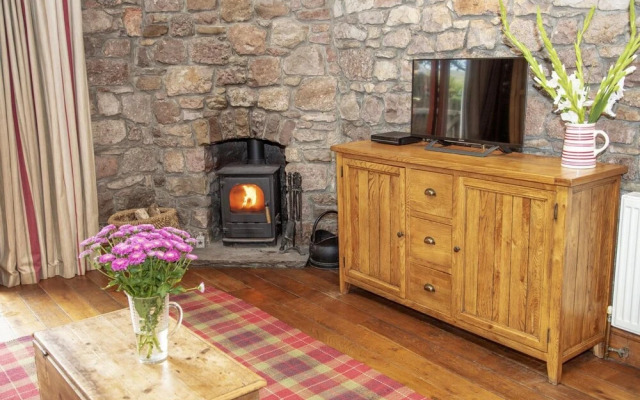 Hill End Barn - 1 Bed Barn Conversion - Llangennith