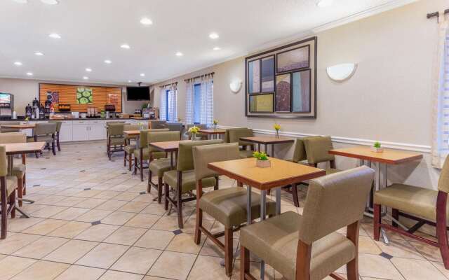 La Quinta Inn & Suites by Wyndham Chicago Gurnee