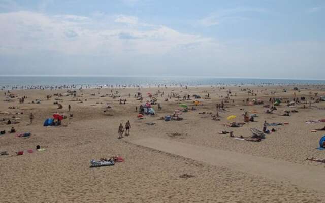 Property With 2 Bedrooms in Saint-jean-de-monts, With Pool Access, Fur