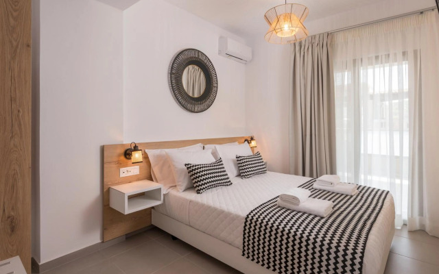 INDIGO BLUE Seaside Deluxe Apartments