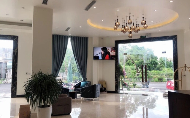 Lotus Hotel & Apartment