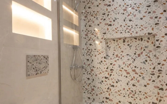 Seaside Elegance Brand New 2BD Luxury Stay