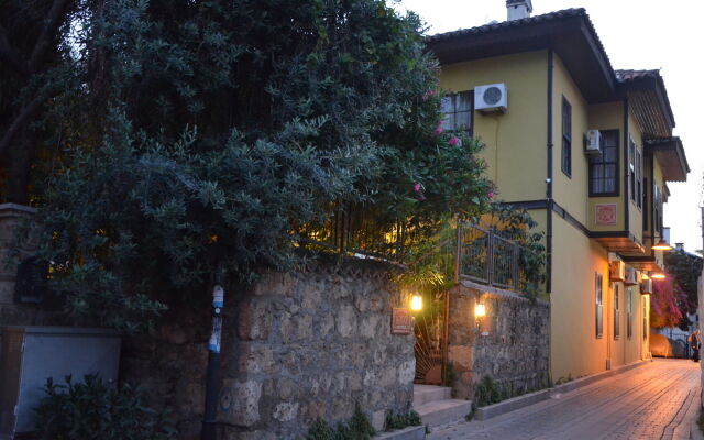 Kaleici Lodge Hotel