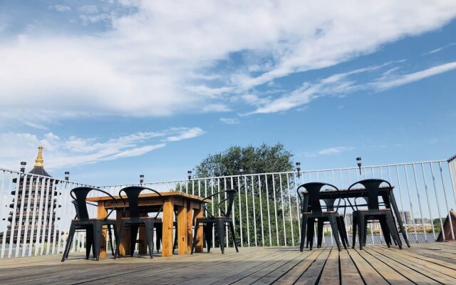 Luoyang Yijia International Youth Hostel