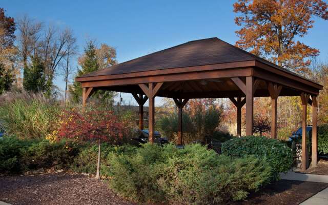 Sonesta Simply Suites Cleveland North Olmsted Airport
