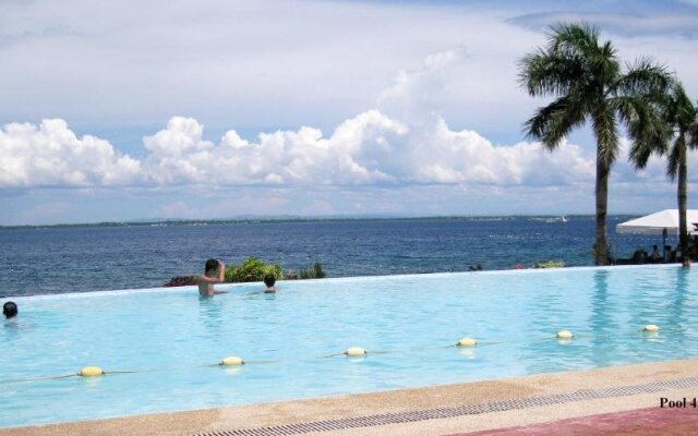 La Mirada Residences