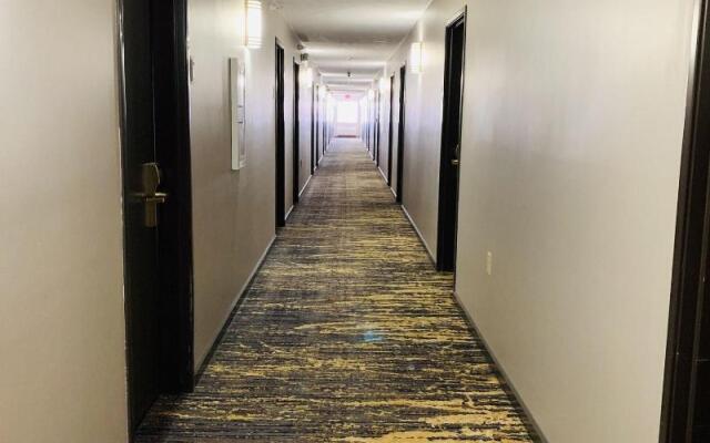 BridgePointe Inn & Suites by BPhotels, Lincoln I-80/27th St