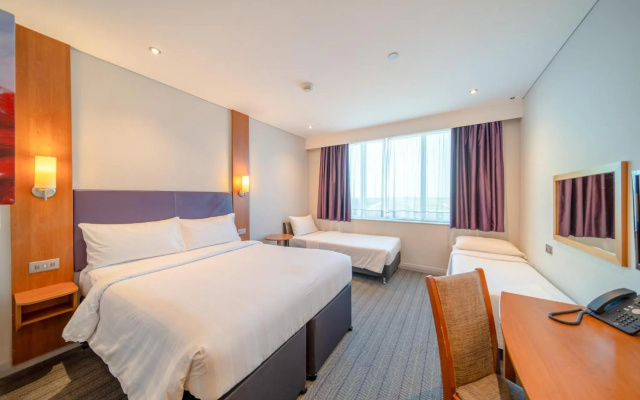 Premier Inn Abu Dhabi Airport (Business Park) Hotel - Image 6
