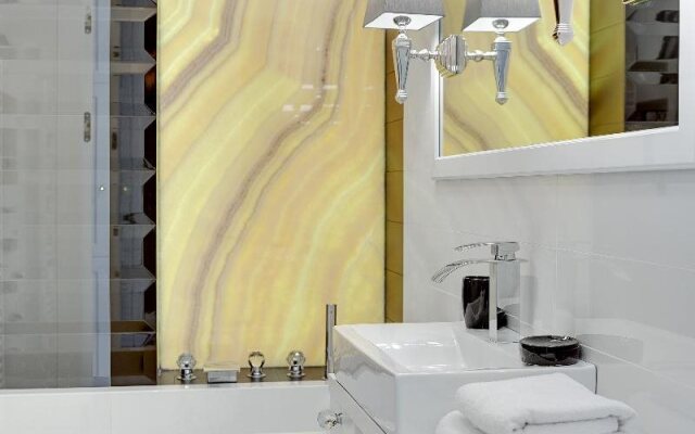 Welcome Apartment - Old Town Smart City