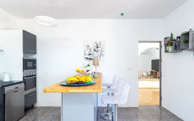 Villa - 4 Bedrooms with Pool, WiFi and Sea views - 107880