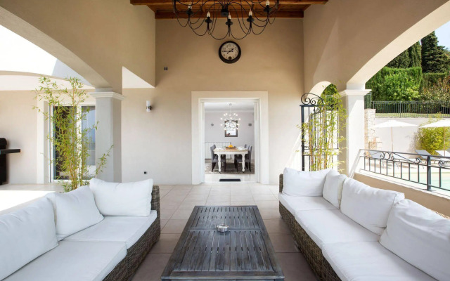 Villa Stephanie Guest House