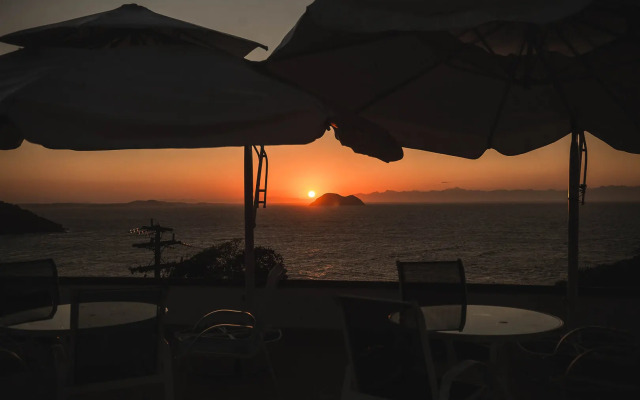 Colonna Galapagos Garden