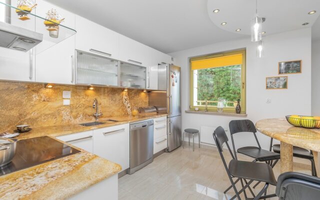 Seaside Apartment in Sopot by Renters