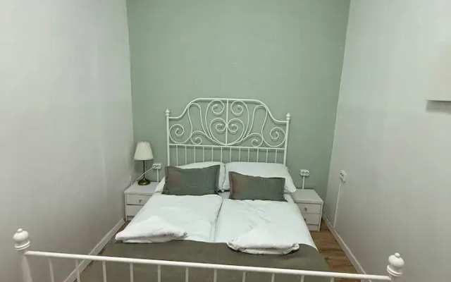 Stylish 2BR Apartment Westbahnhof Area